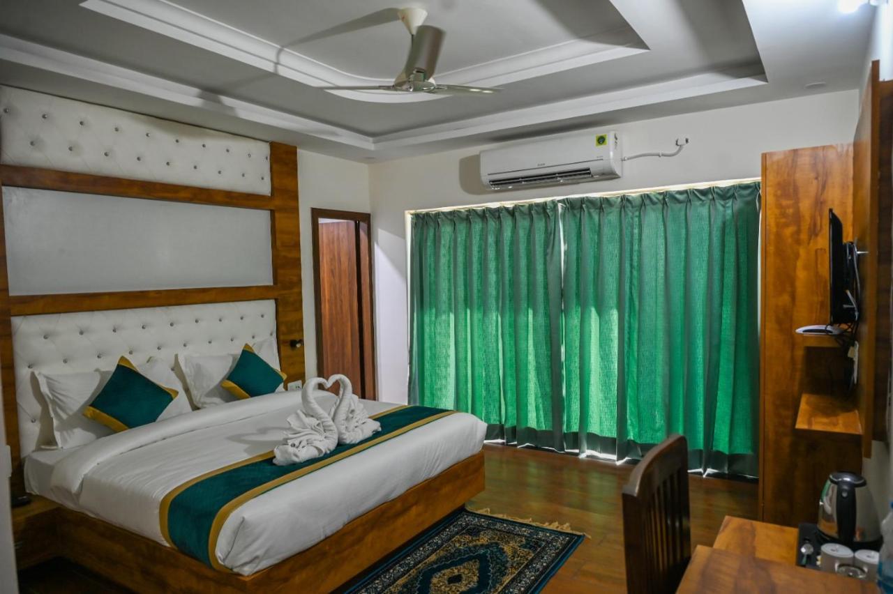 Hotel 7 Heaven Dehradun Exterior foto