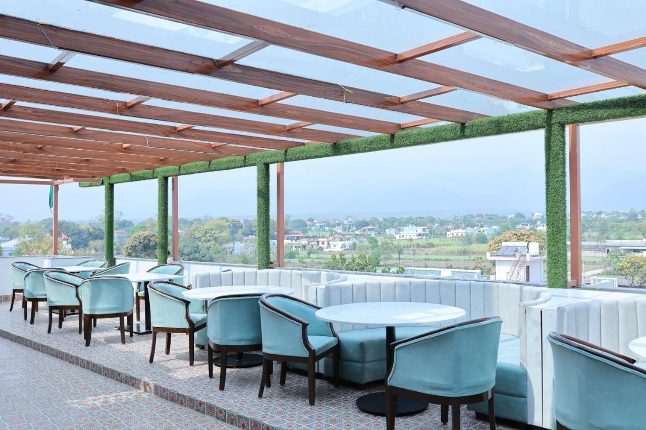 Hotel 7 Heaven Dehradun Exterior foto