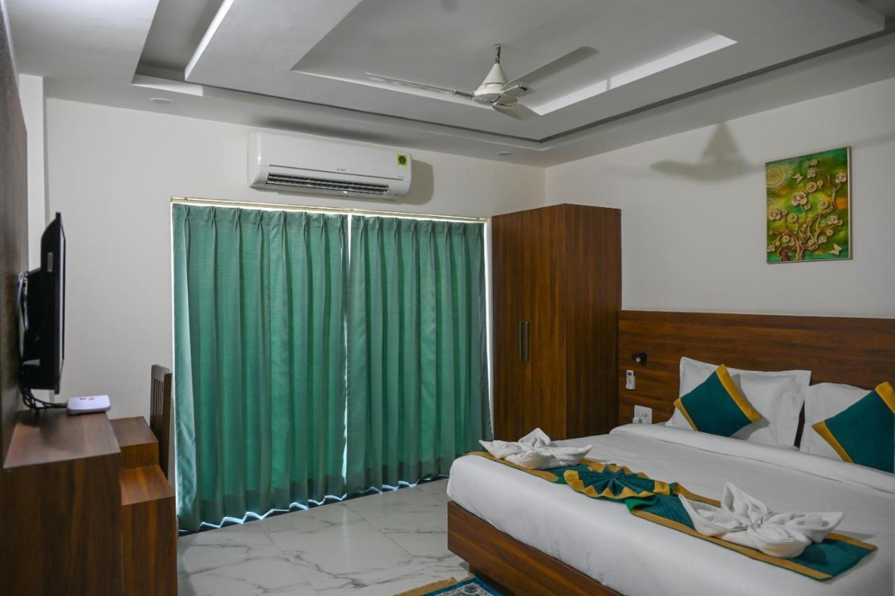 Hotel 7 Heaven Dehradun Exterior foto