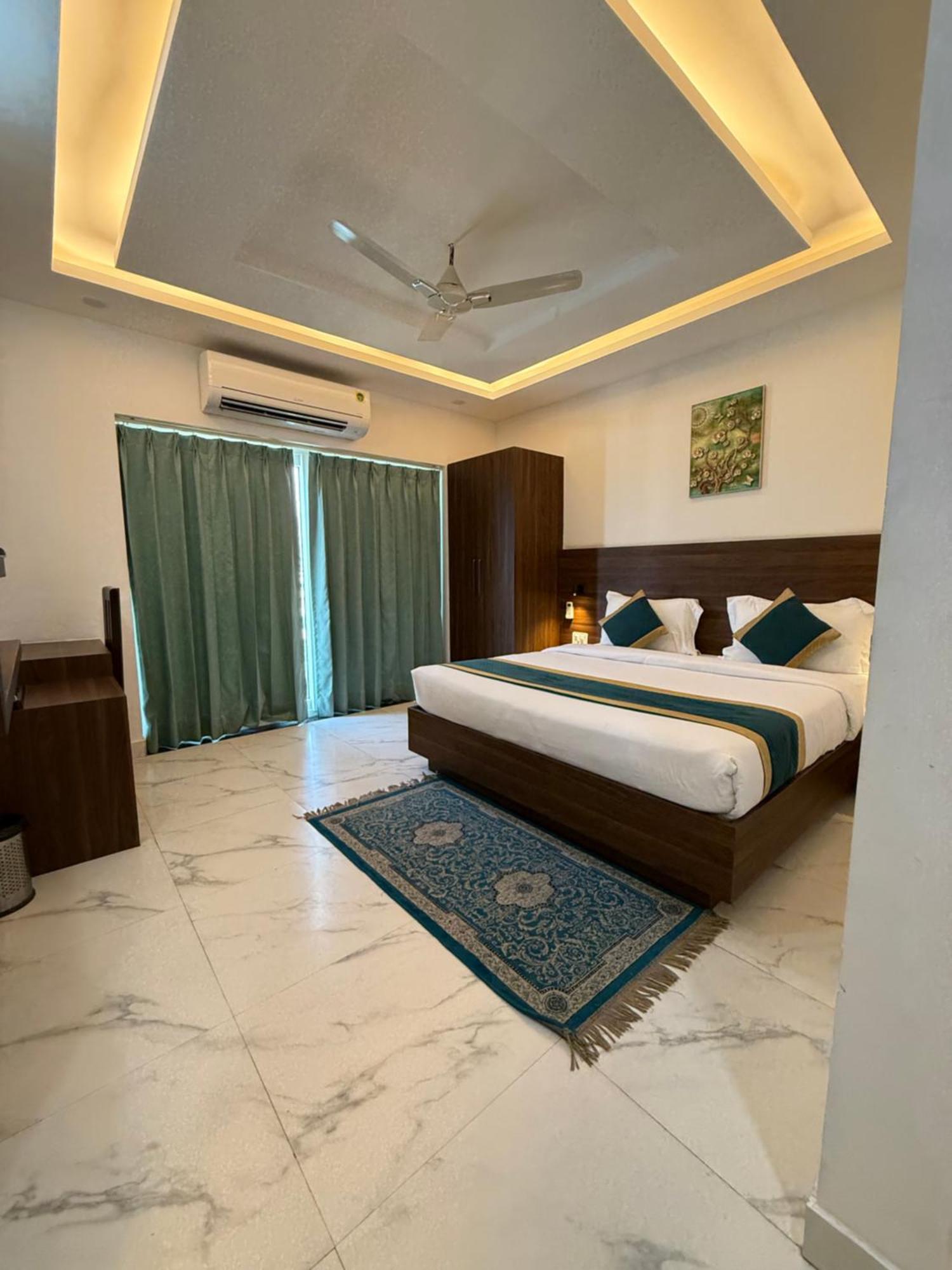 Hotel 7 Heaven Dehradun Exterior foto